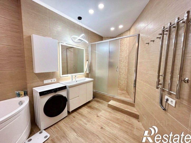 3-комн квартира улица Авроры, 110,  д. 110