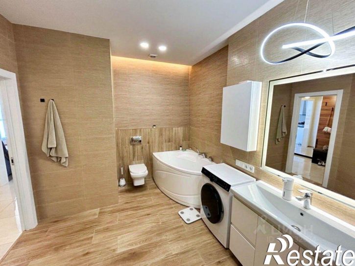 3-комн квартира улица Авроры, 110,  д. 110