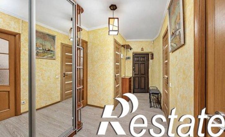 2-комн квартира улица Хрусталёва, 137,  д. 137