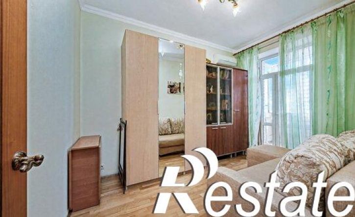 3-комн квартира улица Генерала Петрова, 1,  д. 1