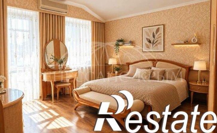 5-комн квартира улица Куликово Поле, 3,  д. 3