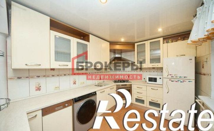 4-комн квартира улица Ефремова, 24Г,  д. 24Г