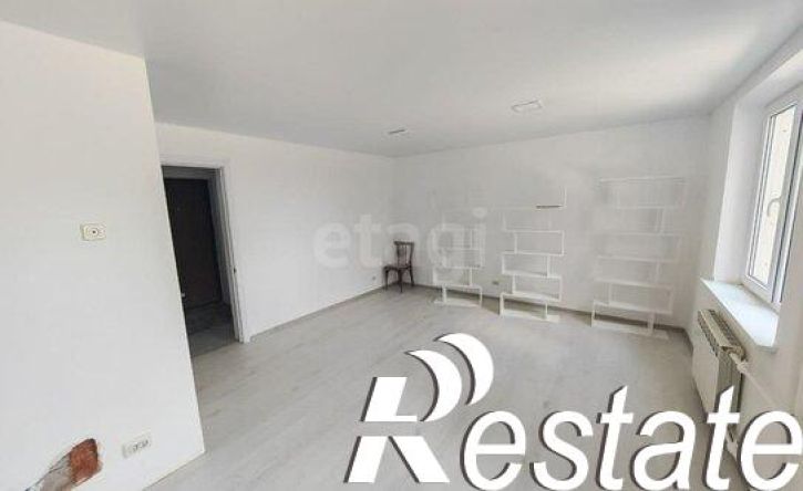 2-комн квартира 1-й микрорайон, 34,  д. 34