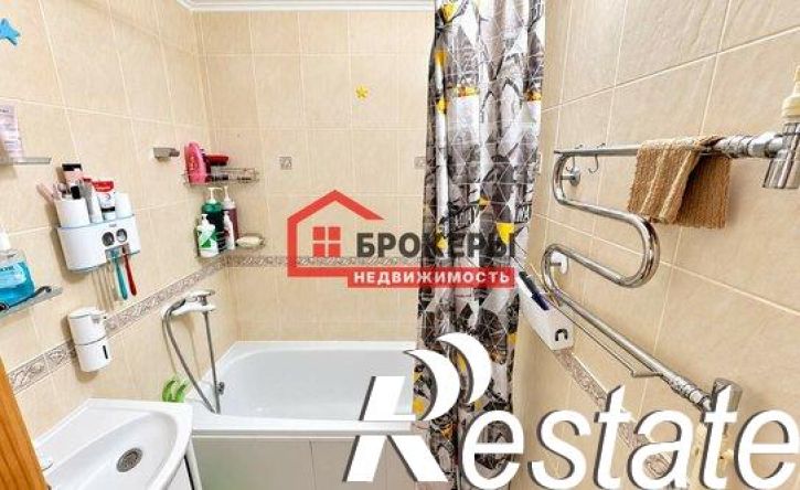 3-комн квартира улица Ефремова, 24Г,  д. 24Г